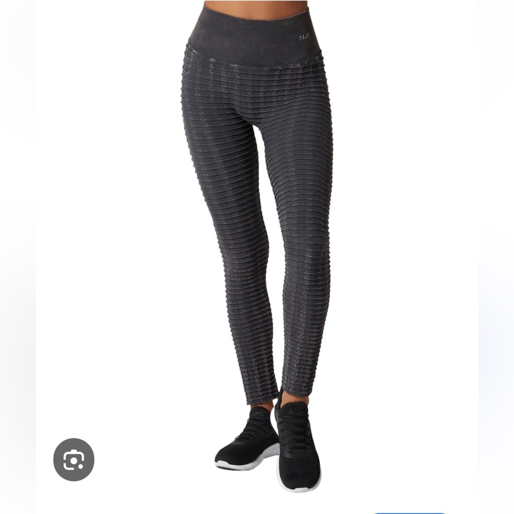 NUX Pucker Up Leggings -Black